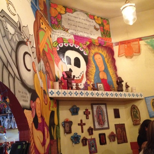 รูปภาพถ่ายที่ Los Amates Mexican Kitchen โดย Dr Alex M. เมื่อ 7/1/2012