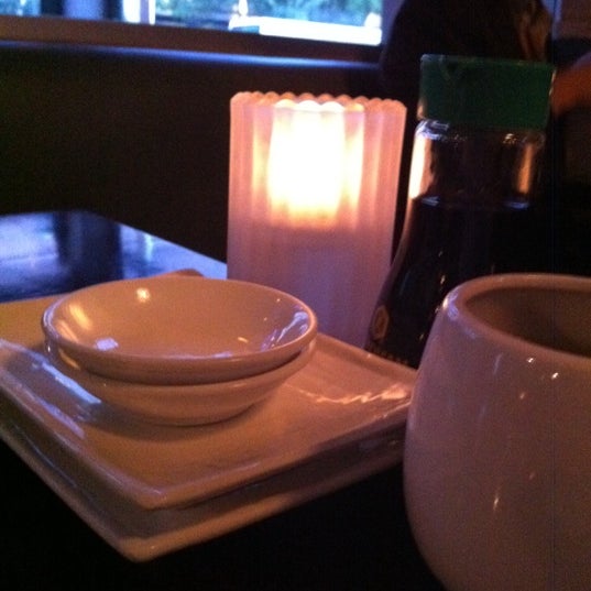 รูปภาพถ่ายที่ Sushi Mon Japanese Cuisine โดย Eva L. เมื่อ 3/18/2012