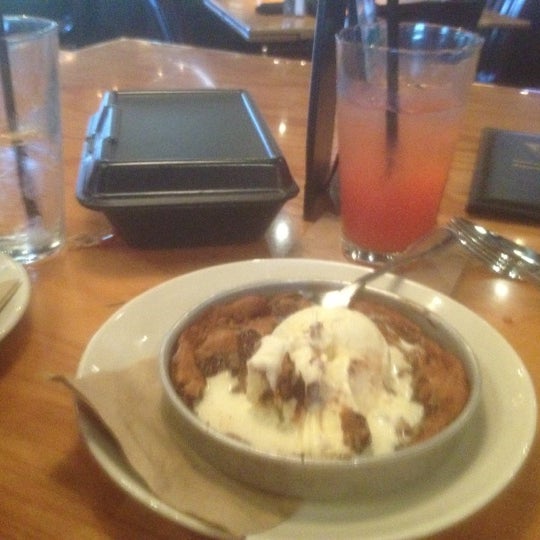 Photo taken at BJ&#39;s Restaurant &amp; Brewhouse by Kevin C. on 9/4/2012