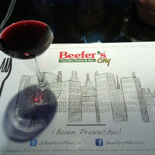 3/19/2012 tarihinde Juan Pablo O.ziyaretçi tarafından Beefers City (Zavaleta ,Pue) Parrilla y Bar'de çekilen fotoğraf