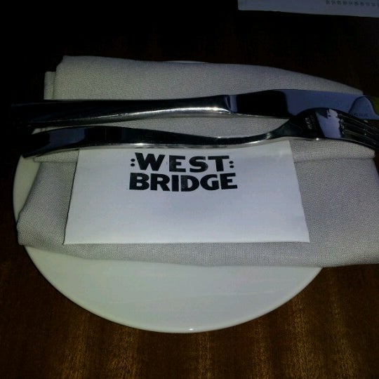 Foto tirada no(a) West Bridge por Tonee S. em 6/15/2012