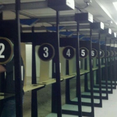 Foto tirada no(a) Colonial Shooting Academy por Rony B. em 4/2/2012