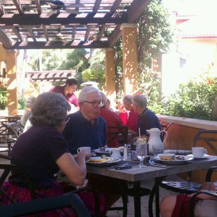 2/7/2012 tarihinde Connie B.ziyaretçi tarafından Zizi Naples Kitchen'de çekilen fotoğraf