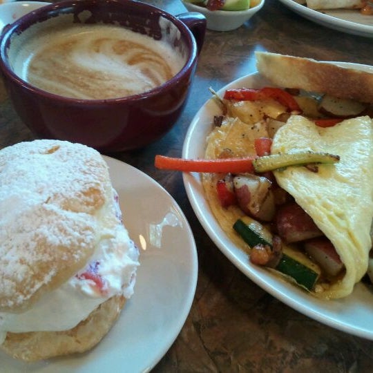 6/10/2012 tarihinde April L.ziyaretçi tarafından Chilkoot Cafe and Cyclery'de çekilen fotoğraf