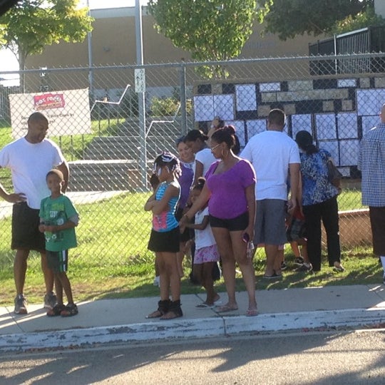 Vista La Mesa Academy Elementary School