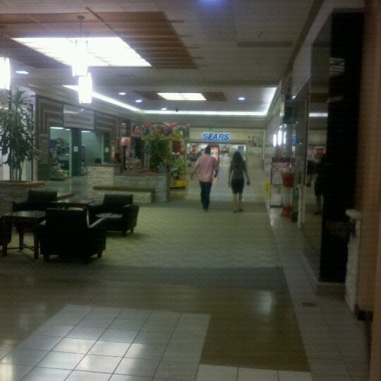 6/16/2012 tarihinde Jerry Z.ziyaretçi tarafından Everett Mall'de çekilen fotoğraf