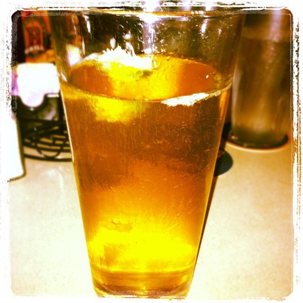 Foto tirada no(a) BoomerJack&#39;s Grill and Bar - Arlington por Aram D. em 5/25/2012