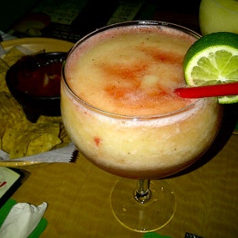Foto diambil di Cesar&#39;s Killer Margaritas oleh Joseph S. pada 2/19/2012
