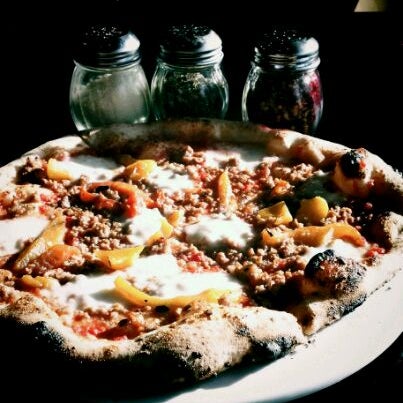 2/7/2012 tarihinde Patrick A.ziyaretçi tarafından Pizza CS'de çekilen fotoğraf
