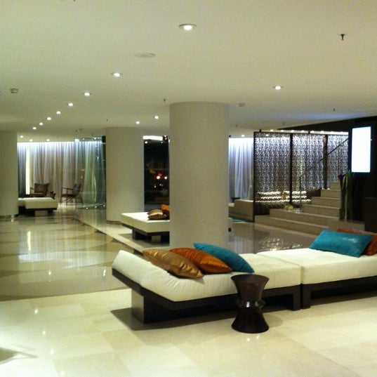 Foto diambil di Renaissance Barcelona Hotel oleh Kaite pada 7/21/2012