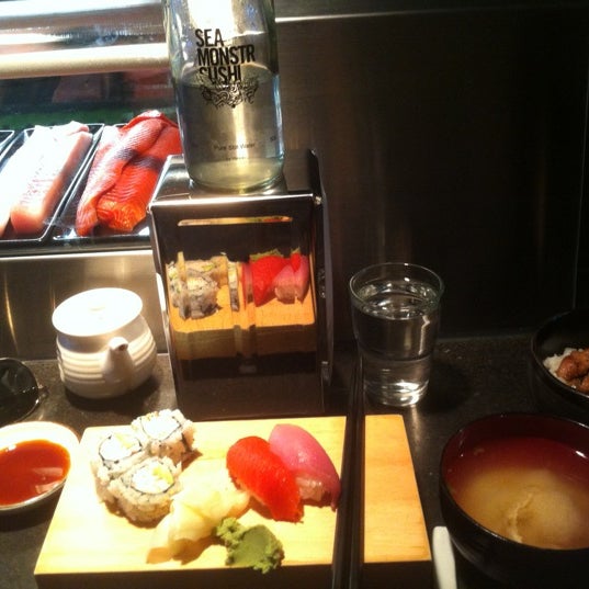 3/21/2012にRyan S.がSea Monstr Sushiで撮った写真