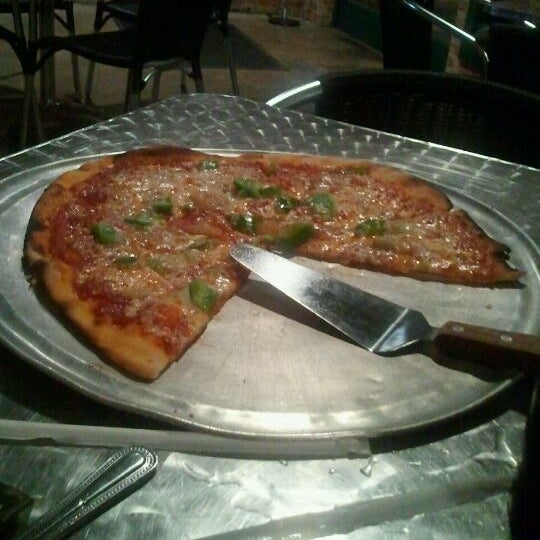 7/7/2012에 Jason G.님이 Bianchi&#39;s Pizzeria에서 찍은 사진