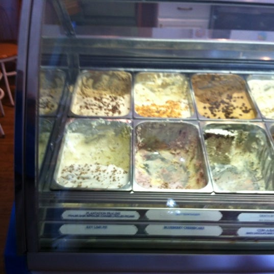 9/2/2012 tarihinde Vic V.ziyaretçi tarafından Calabash Creamery'de çekilen fotoğraf