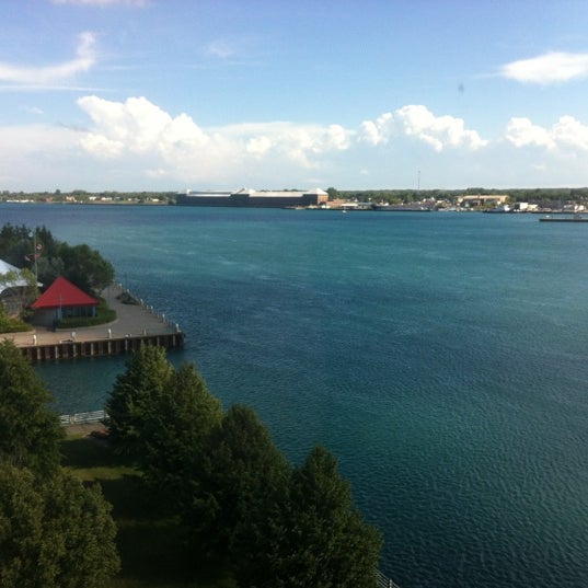 8/2/2012 tarihinde Elizabeth B.ziyaretçi tarafından Delta Hotels by Marriott Sault Ste Marie Waterfront'de çekilen fotoğraf