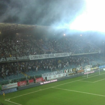 Das Foto wurde bei Orogel Stadium Dino Manuzzi von Tamara B. am 9/9/2012 aufgenommen