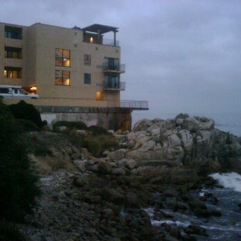 รูปภาพถ่ายที่ Monterey Bay Inn โดย Julie B. เมื่อ 10/25/2011