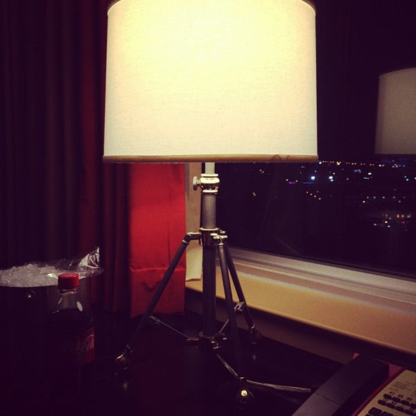 Foto diambil di Overton Hotel oleh Adam D. pada 5/31/2012