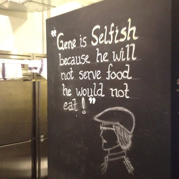 รูปภาพถ่ายที่ Selfish Gene Cafe โดย Justin K. เมื่อ 5/27/2012