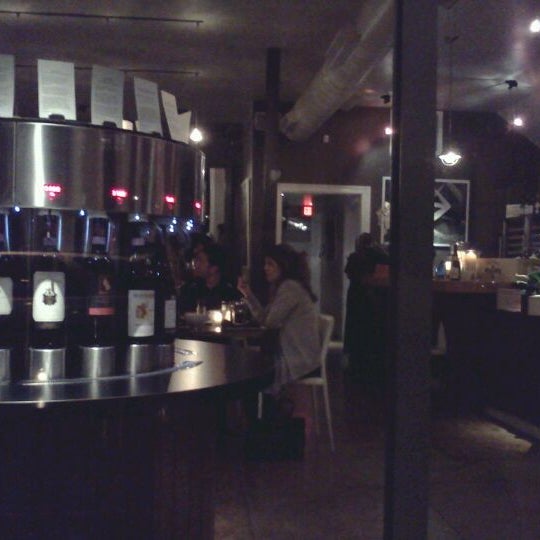 9/28/2011にMichael jが3Twenty Wine Loungeで撮った写真