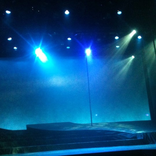 Foto diambil di The John W. Engeman Theater oleh Tara C. pada 10/13/2011