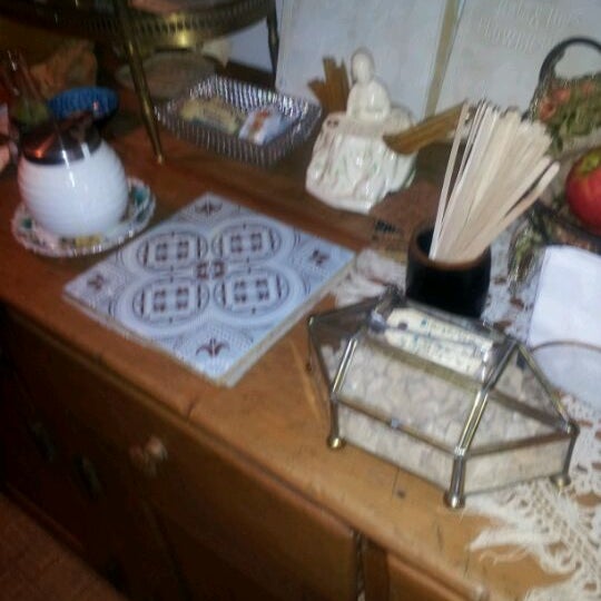 1/31/2012にSa Rah G.がThe Random Tea Roomで撮った写真