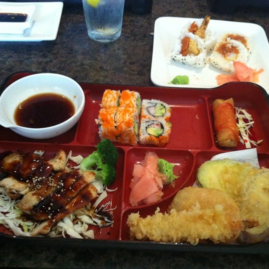 Das Foto wurde bei Nagoya Japanese Restaurant &amp; Sushi Bar von Patty R. am 4/15/2012 aufgenommen