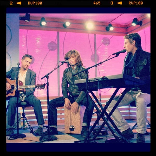 10/18/2011 tarihinde VH1ziyaretçi tarafından VH1 Big Morning Buzz Live Studio'de çekilen fotoğraf