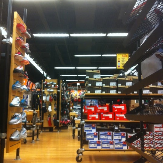 Finish Line Shoe Store In Cherry Hill