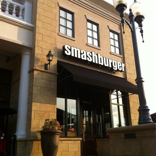 9/2/2011 tarihinde Adam H.ziyaretçi tarafından Smashburger Stonecrest Charlotte'de çekilen fotoğraf