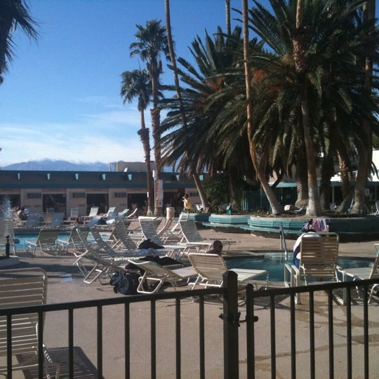 Снимок сделан в Desert Hot Springs Spa Hotel пользователем Lee Anne S. 11/25/2011