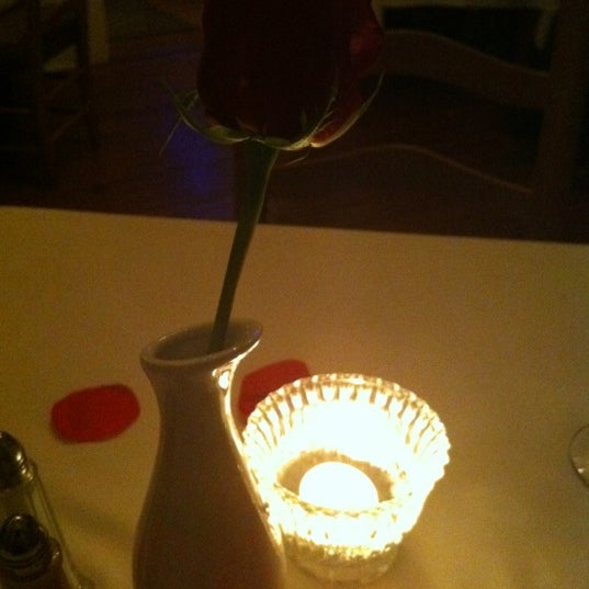 Снимок сделан в The Brentwood Restaurant &amp; Wine Bistro пользователем Mark R. 2/15/2012