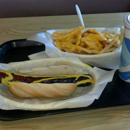 Photo taken at The Clark Street Dog by Katiria D. on 1/29/2012