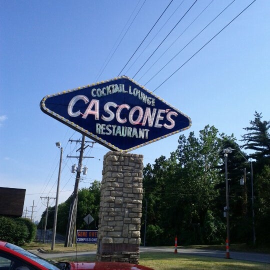 7/13/2012 tarihinde Michael J.ziyaretçi tarafından Cascone&#39;s Italian Restaurant'de çekilen fotoğraf