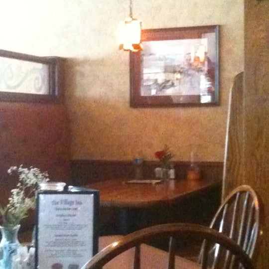 8/1/2011にMarian A.がVillage Inn Restaurantで撮った写真
