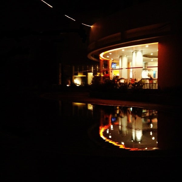 รูปภาพถ่ายที่ HARRIS Hotel Tebet โดย Indra I. เมื่อ 6/22/2012