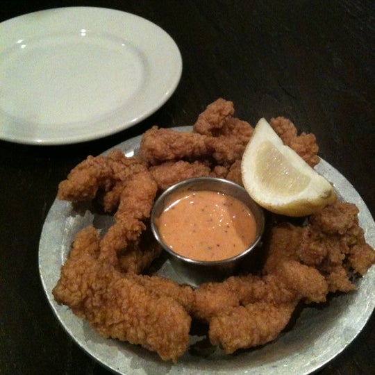 Foto tomada en Mike Anderson&#39;s Seafood  por Vanessa D. el 7/21/2012