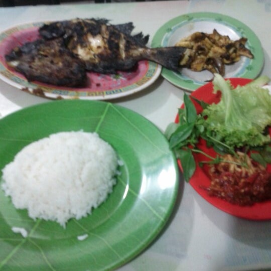 Foto Di Ikan Bakar Pak Tarjo Kebayoran Lama Jakarta Jakarta