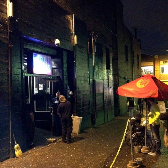Foto diambil di Neighbours Nightclub oleh Robert A. pada 3/11/2012