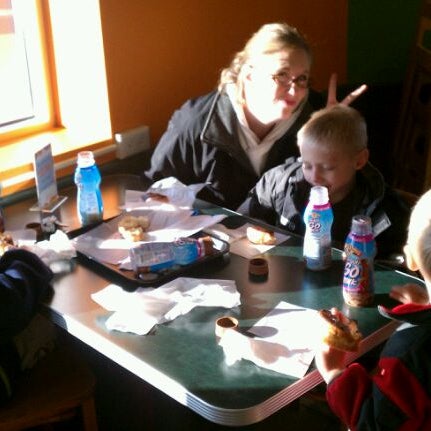 11/12/2011 tarihinde Jeffery B.ziyaretçi tarafından Cafe Donuts &amp; KaleidoScoops Ice Cream'de çekilen fotoğraf