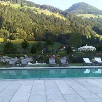 Foto diambil di *****Deluxe Hotel &amp; Spa Resort Alpenpalace oleh jesuispantoufle d. pada 8/25/2011