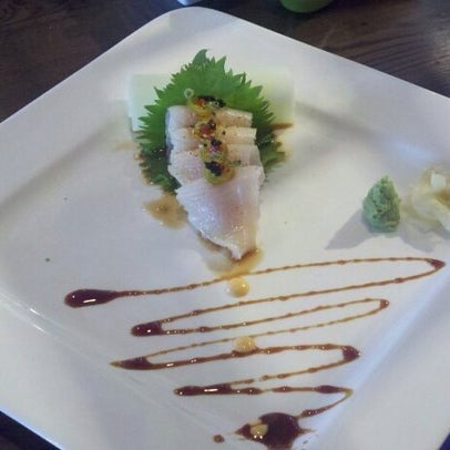 Снимок сделан в Fuji Sushi Bar &amp; Grill пользователем Jane J. 3/11/2012