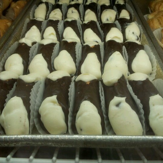 Photo taken at LaGuli Pastry Shop by Tony X. on 9/3/2012