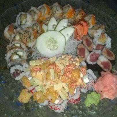 Foto diambil di Sushi Blues Cafe oleh Mike S. pada 4/24/2012