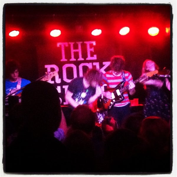 Foto tirada no(a) The Rock Shop por Brian G. em 3/20/2012
