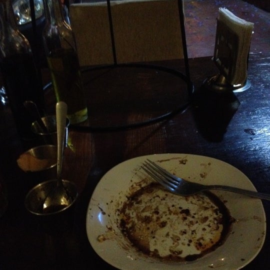 Photo taken at La Taula - Pizzas a la Leña by Alfredo J. on 3/24/2012