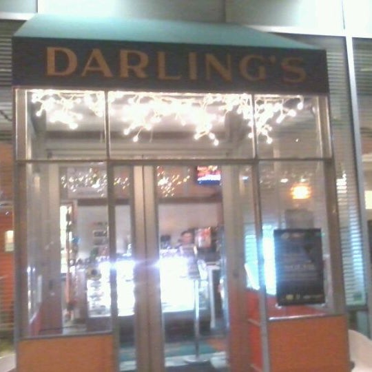 Foto tomada en Darling&#39;s Diner  por Da Bul J. el 12/24/2011