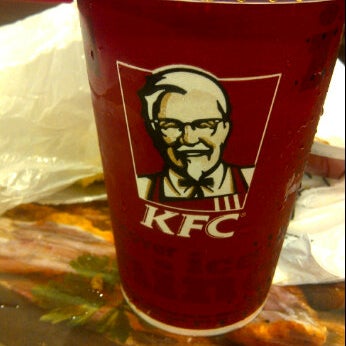 Снимок сделан в KFC пользователем Maria B. 12/8/2011