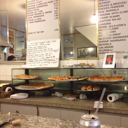 7/23/2012 tarihinde Ryan S.ziyaretçi tarafından San Marco Pizzeria'de çekilen fotoğraf
