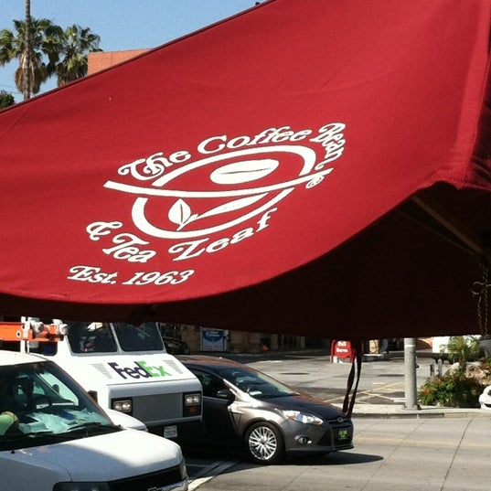Photo taken at The Coffee Bean &amp; Tea Leaf by Steve R. on 5/8/2012