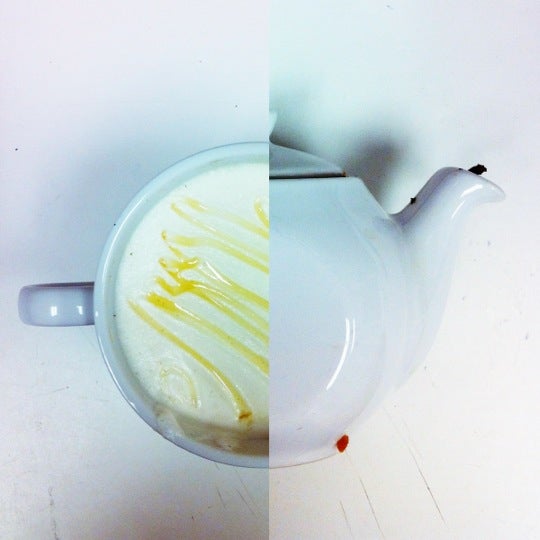 รูปภาพถ่ายที่ Peet&#39;s Coffee &amp; Tea โดย Casey J. เมื่อ 1/15/2012